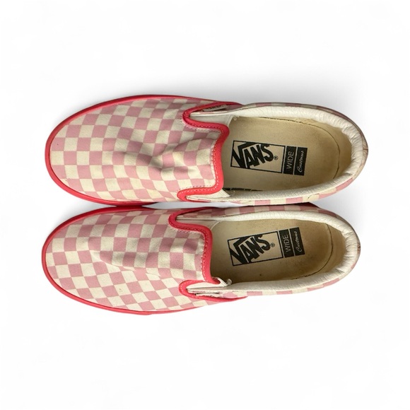 Vans Checkered Slip-On Sneakers with hot pink Soles - Picture 7 of 9
